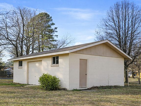 4th image of 111 Leewood Dr