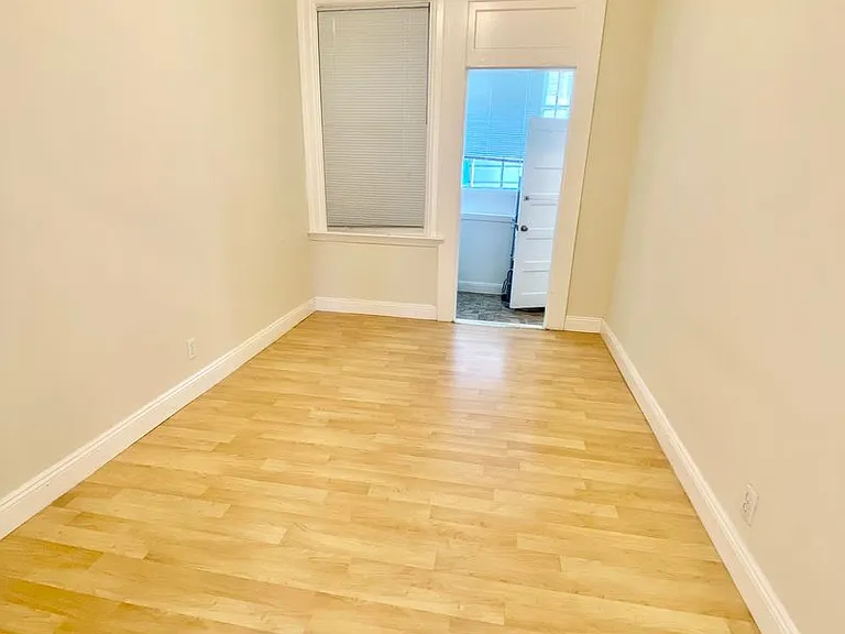 449 Filbert St #4 — Photo 11