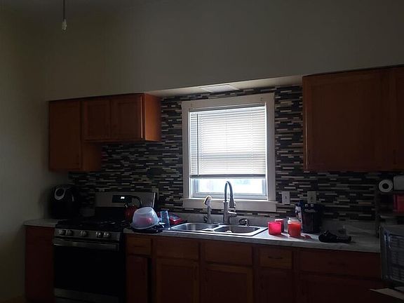 2nd image of 1728 8th Ave