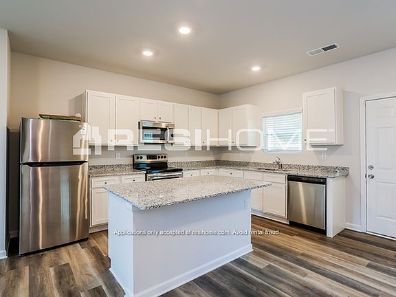 4th image of 20 Remington Ln