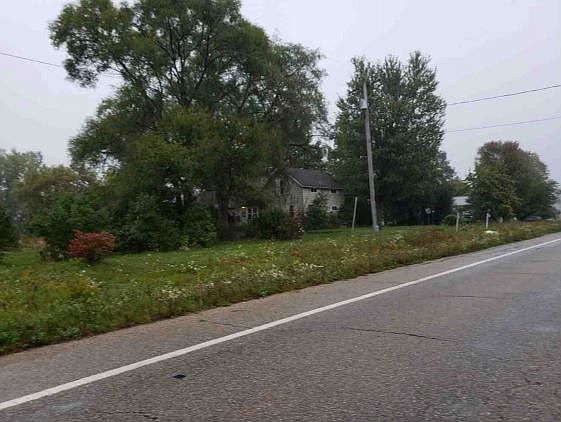 Exterior Neighborhood (street photo)