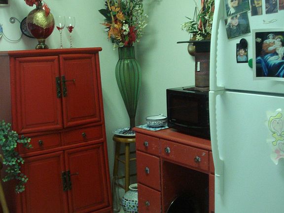 5th image of 4818 Chevy Chase Dr APT B1
