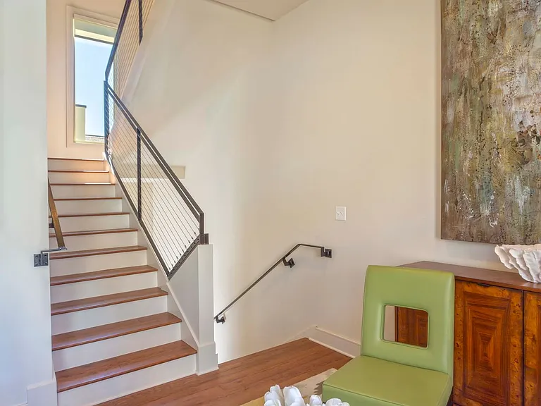 The Academy Luxury Apartments and Townhomes — Photo 4