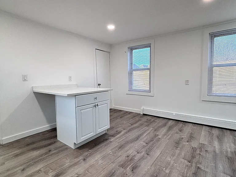 12 Pine St #2 — Photo 4