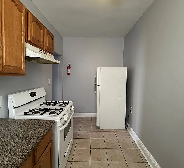 138-140 Clinton Ave #2F — Photo 2