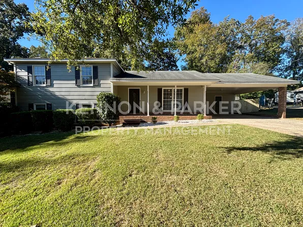 1318 Autumnleaf Ct, Columbus, GA 31904