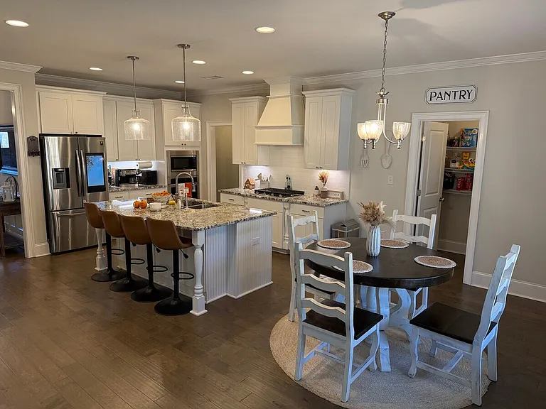 303 Charleston Mills Dr — Photo 4