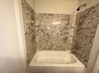 39 Rocky Brook Ct, Baltimore, MD 21244