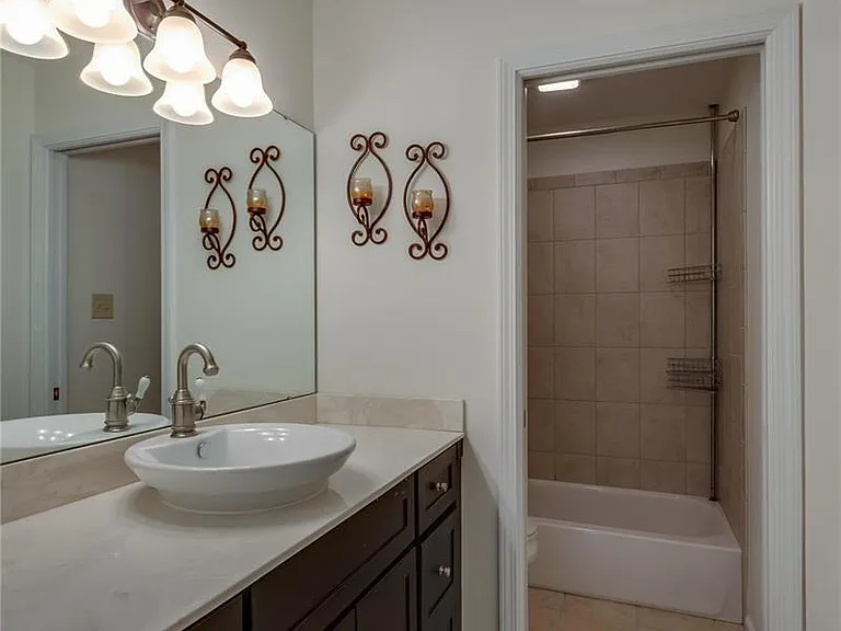4367 Laclede Ave #E — Photo 1