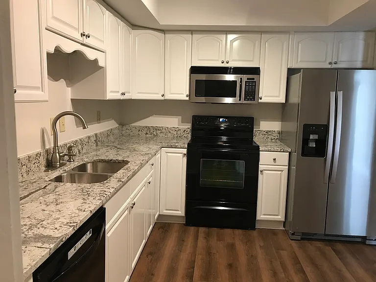 904 Ventura Pl — Photo 5