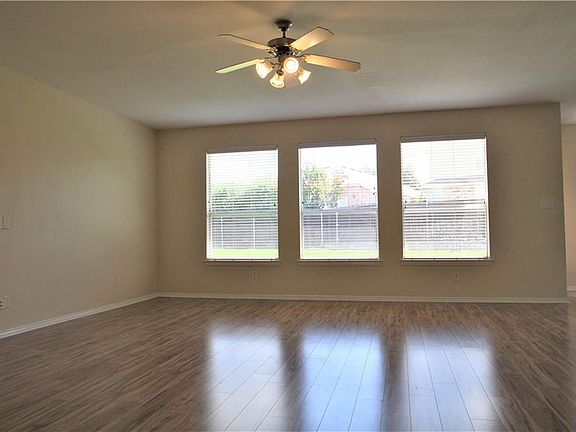 3rd image of 2928 Hollow Valley Dr