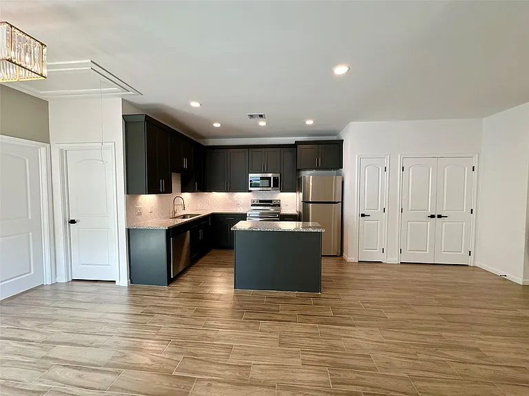 11555 Persimmon St — Photo 5