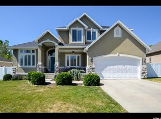 417 E Sandy Oaks Dr, Sandy, UT 84070