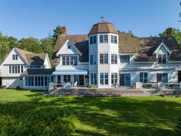 226 Reach Road, Deer Isle, ME 04627