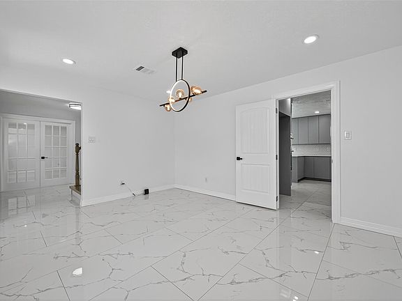 5th image of 559 Hampton Rd