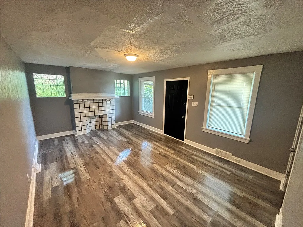 4 bed, 1337 sqft, $1,300 — Photo 4