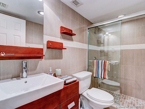 2nd image of 9180 W Bay Harbor Dr Unit 4