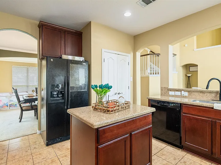 1002 Wallin Farms Cv — Photo 9