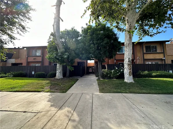 8435 Burnet Ave Unit 302, North Hills, CA 91343