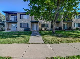 1806 Lake Point Dr APT 7, Madison, WI 53713