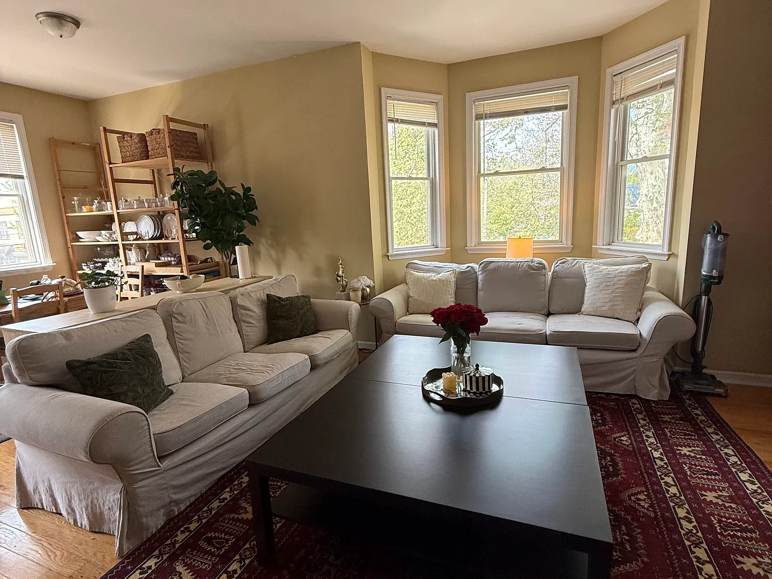 5 bed, 2000 sqft, $3,000 — Photo 3