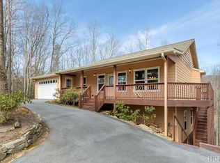 497 Narrows Rd, Sapphire, NC 28774