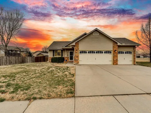 800 S Sunset Cir, Andover, KS 67002