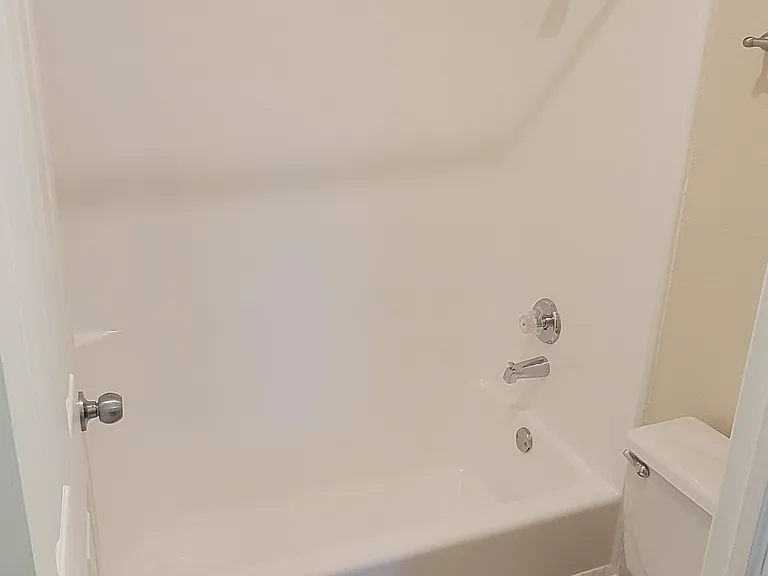 120 E Remington Dr — Photo 16
