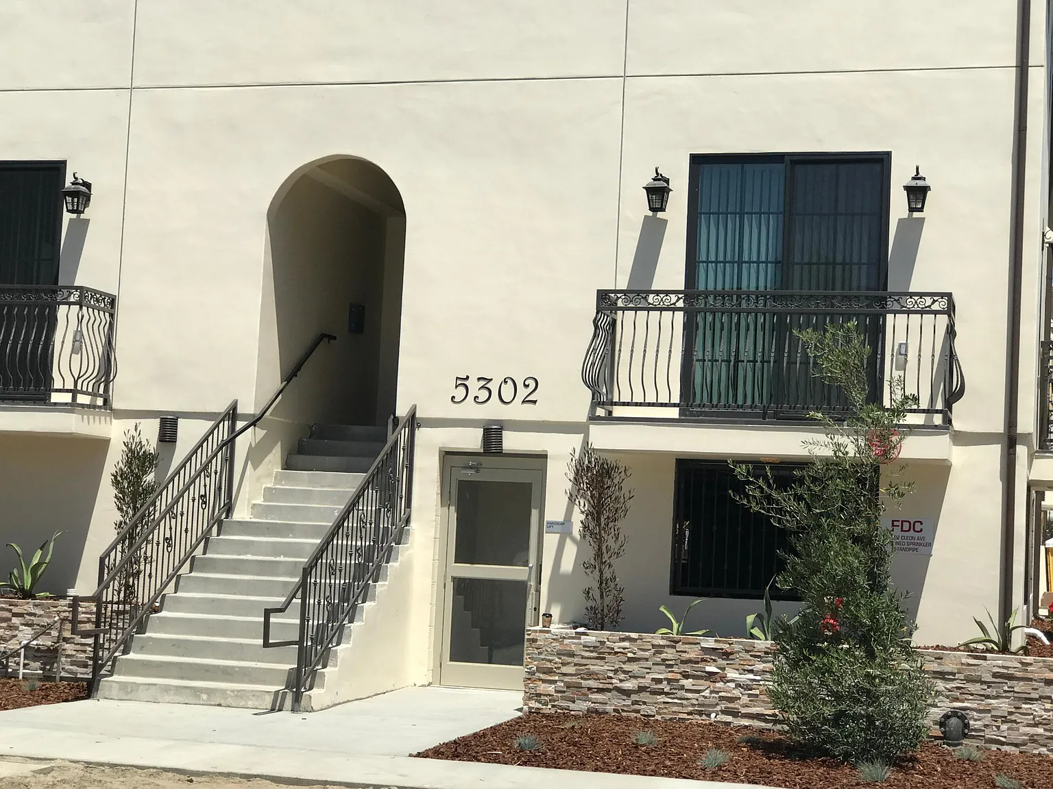 1 bed, 1.5 bath, 750 sqft, $2,500 — Photo 4