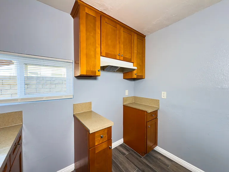 10923 California Ave #B — Photo 5