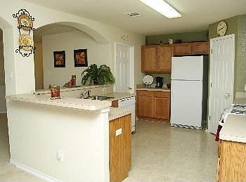 5th image of 804 Encinita Dr