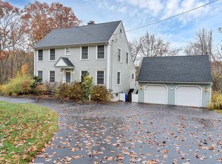 113 Flat Rock Rd, Branford, CT 06405