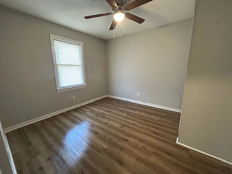 119A Calvin Ct — Photo 2