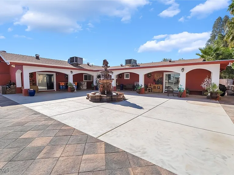 724 N Fogg St — Photo 39