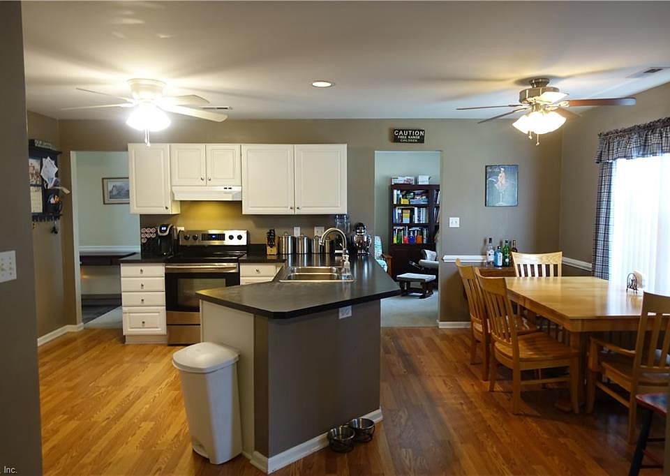1st image of 114 Woodlake Ter