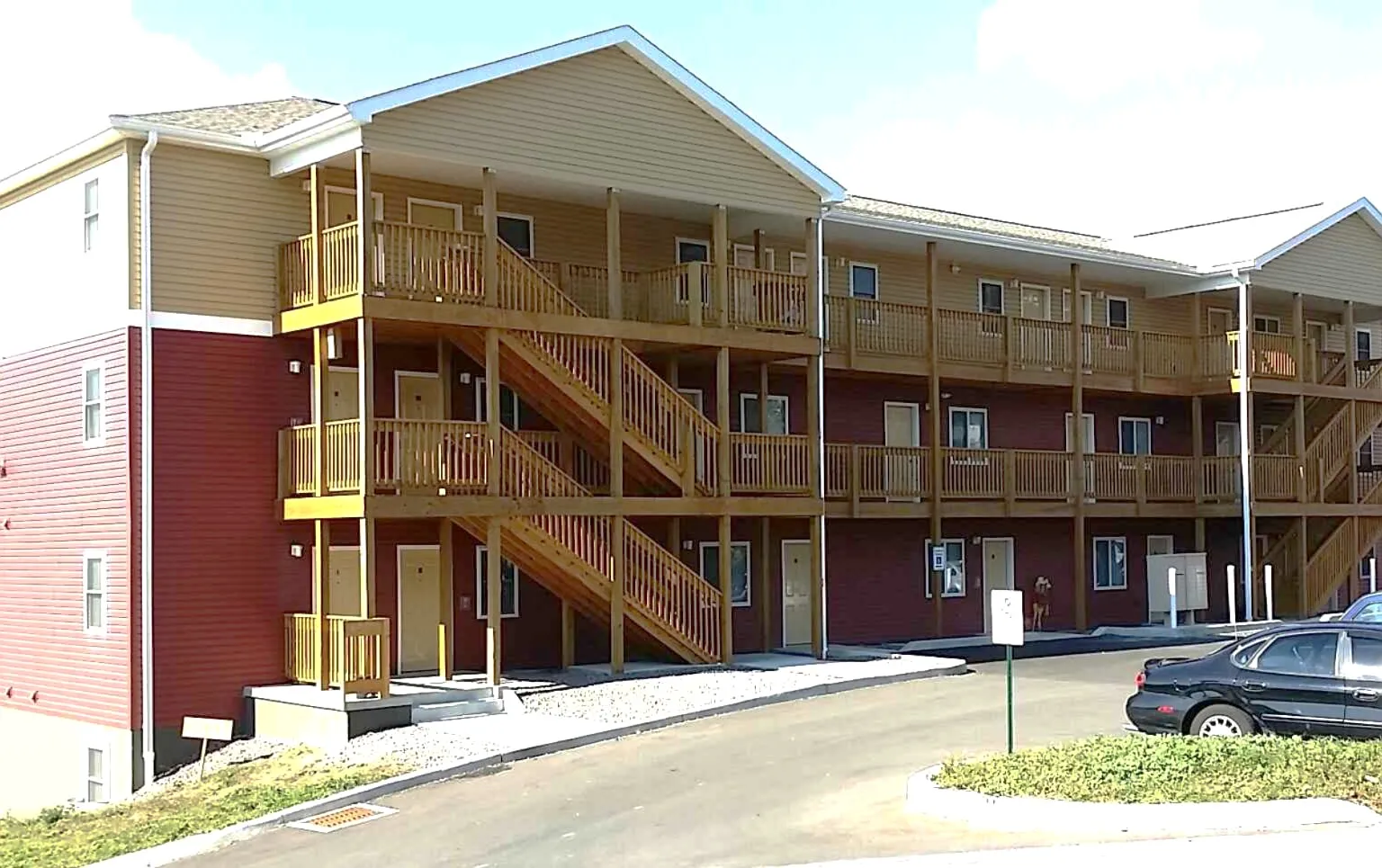 2 bed, 820 sqft, $995 — Photo 1