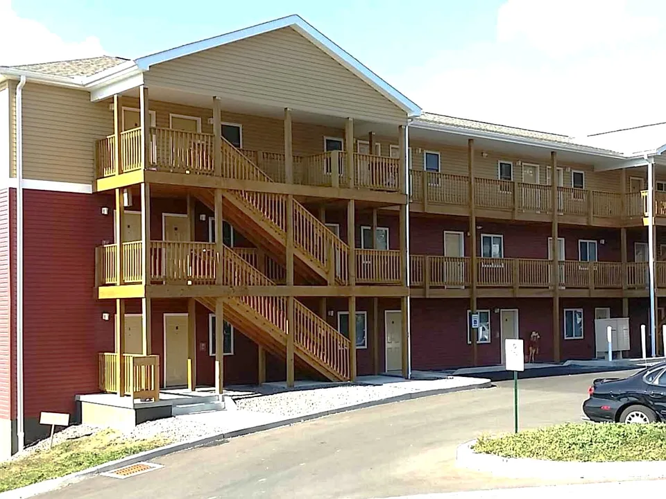 201 University Dr #2