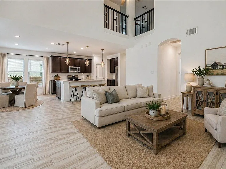 8008 Prairie Rye Dr — Photo 3