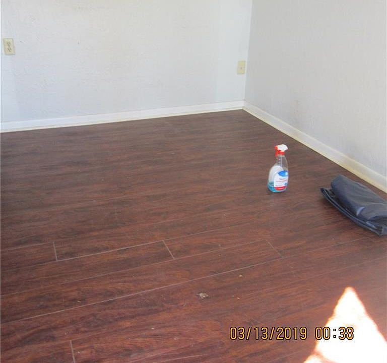 2nd image of 690 College Dr APT B