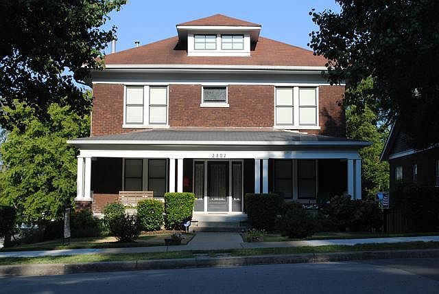 1st image of 2802 Oakland Ave