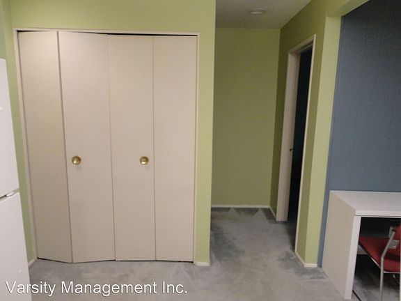 5th image of 418 E Washington St APT 07