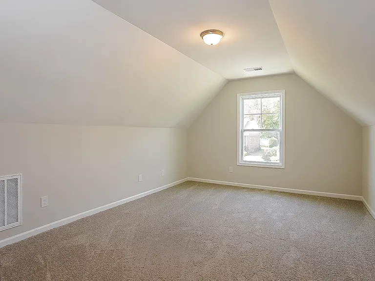 224 Bainbridge Dr — Photo 14