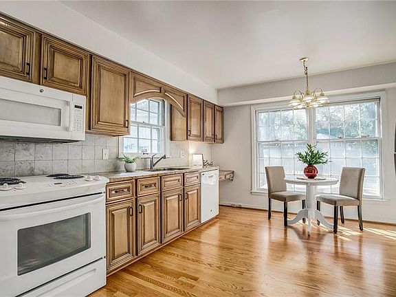 4th image of 3613 Birchwood Dr