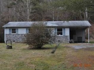 3233 Gravel Lick Rd, Castlewood, VA 24224