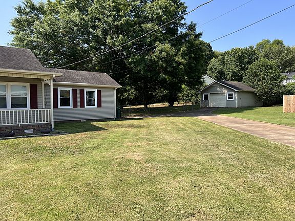 2nd image of 1315 Charlotte Dr
