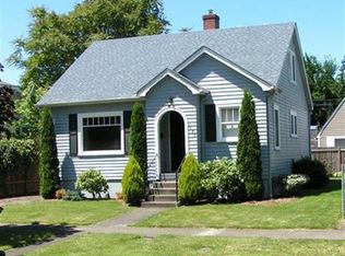 1083 15th St NE, Salem, OR