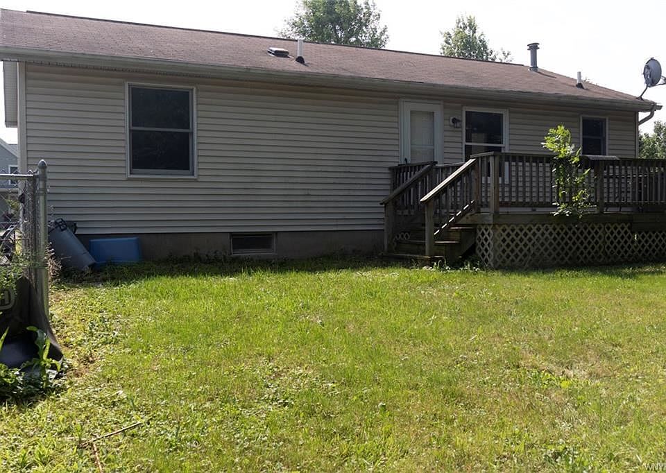 2nd image of 3692 Creek Rd