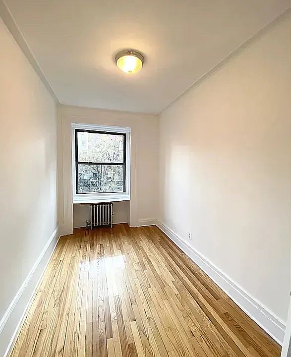 2nd image of 125 E 30th St #4AA