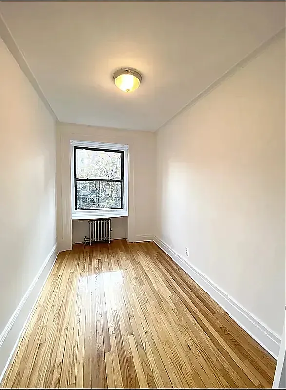 Building Photo - 125 E 30th St #4AA