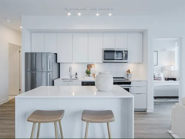 5249 Dundas Street W, 5249 Dundas St W, Toronto, ON M9B 1A5